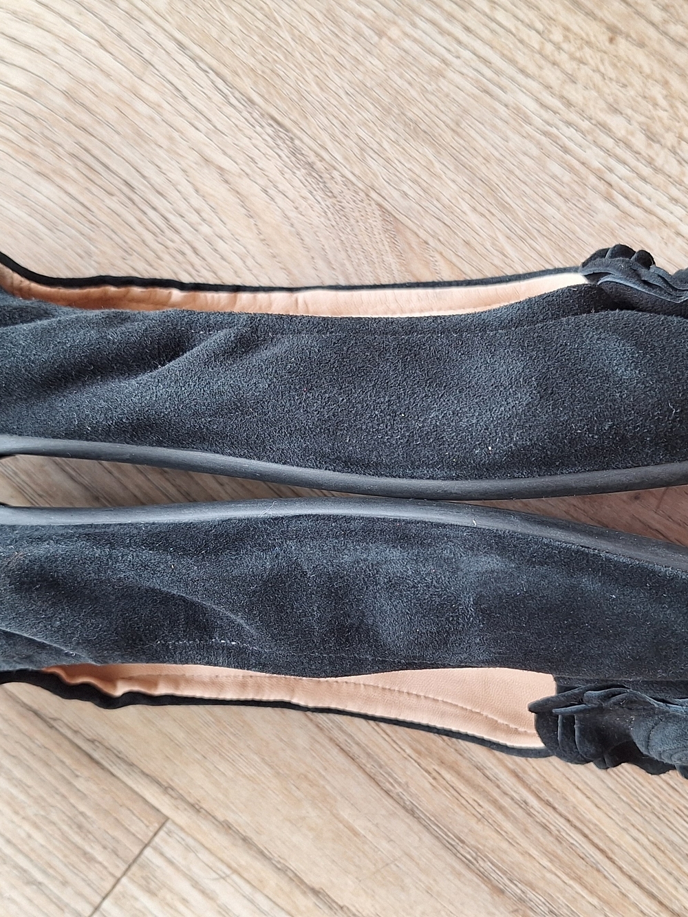 Taryn Rose Rosalyn Black Suede Ballet Flats Rose Detail Size - Picture 13 of 14